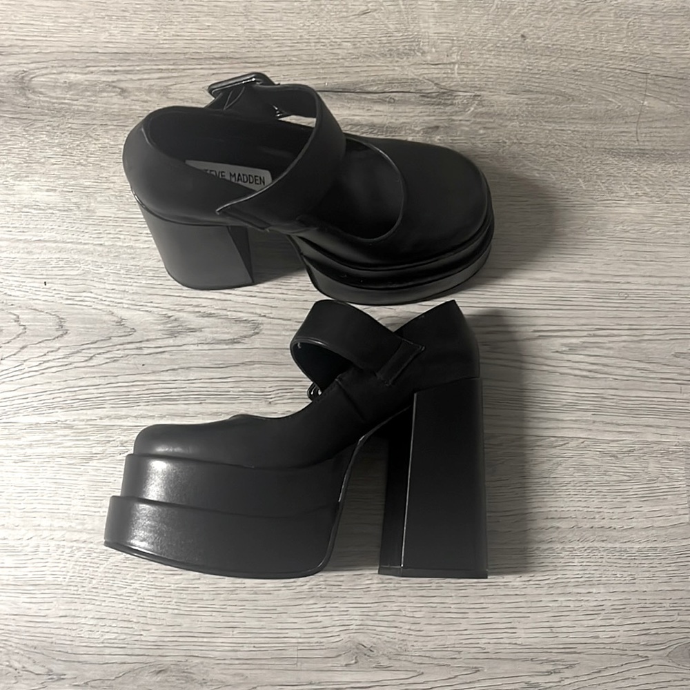 CARLY BLACK LEATHER SHOES